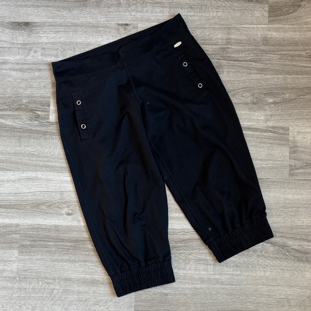 GAIAM black bottoms